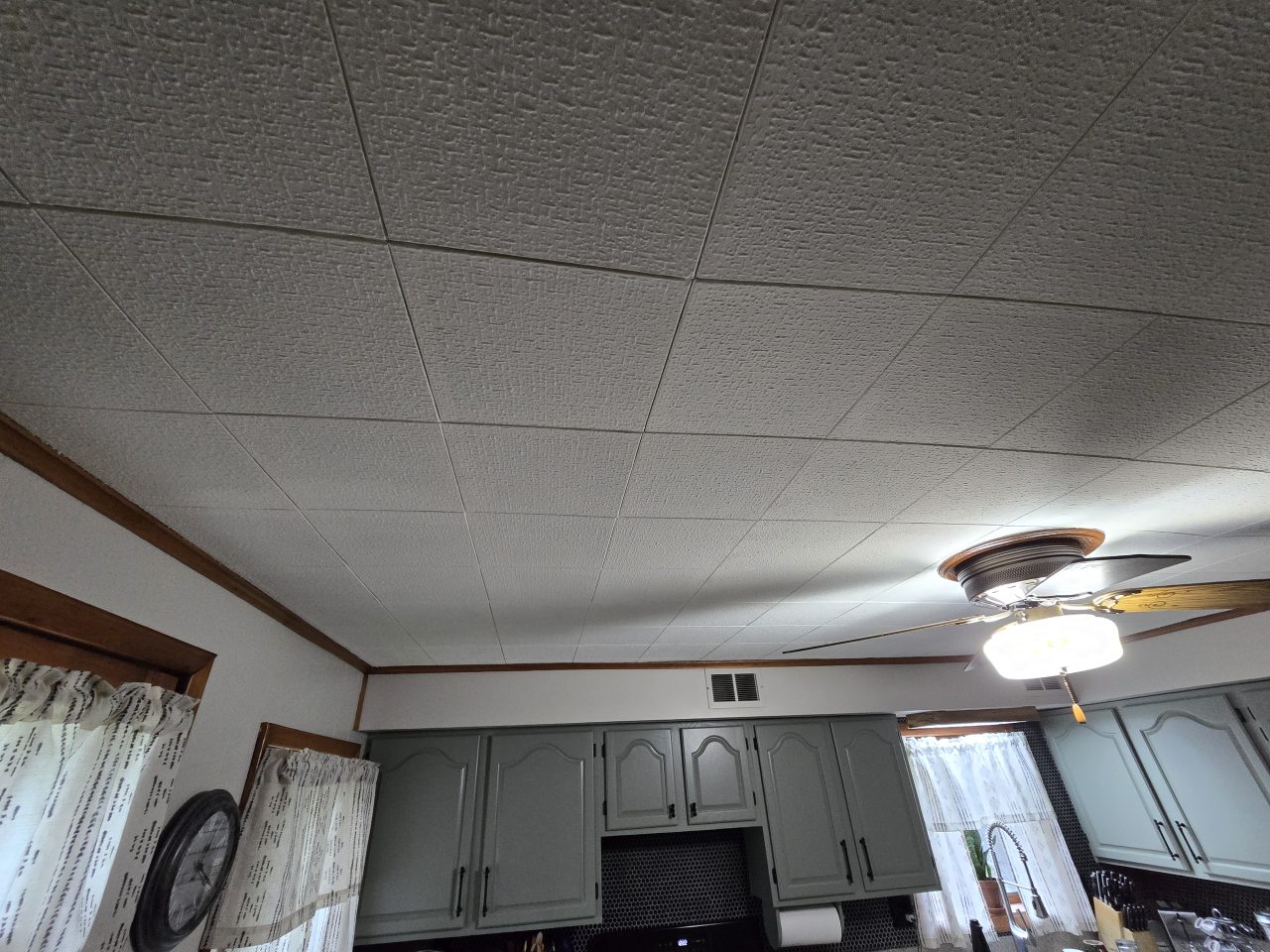 Picture of kitchen before update